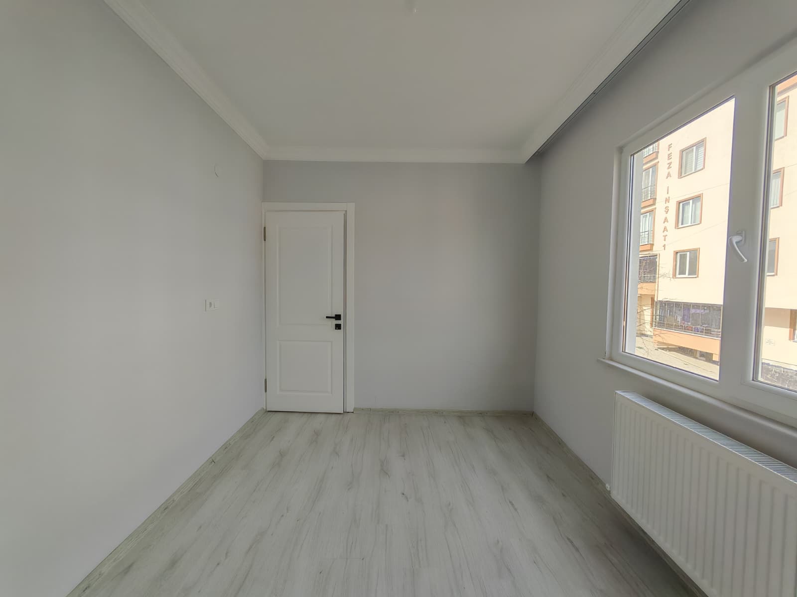 SARAÇLIDA AYRI MUTFAKLI 2 YIILIK ÇİFT BALKONLU 3+1